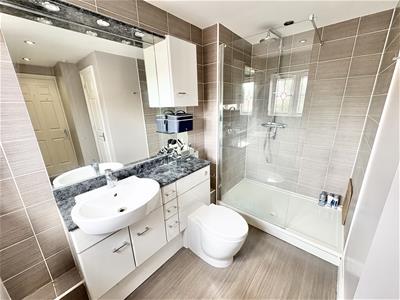 Master En-Suite